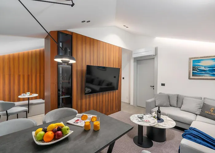 Arriba Residence *